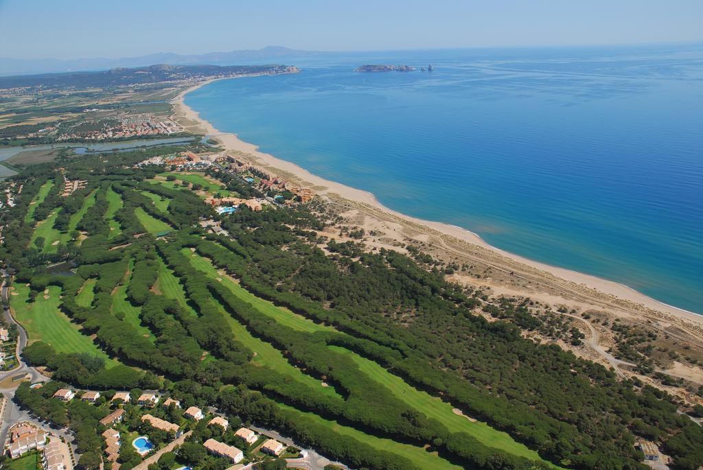 En Platja De By Golf Holiday home *